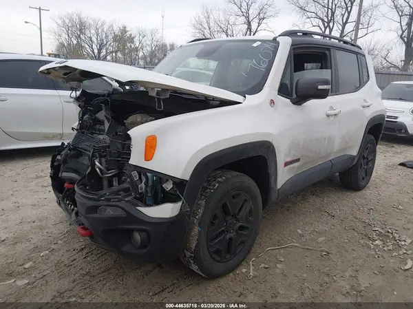 ZACCJBCB7JPH76074 2018 JEEP RENEGADE - Image 2
