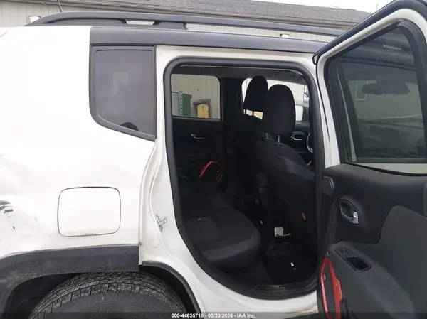 ZACCJBCB7JPH76074 2018 JEEP RENEGADE - Image 8