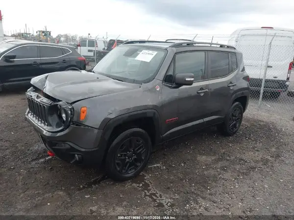 ZACCJBCB7JPJ02343 2018 JEEP RENEGADE - Image 2