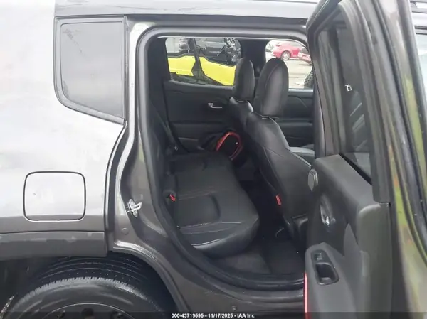 ZACCJBCB7JPJ02343 2018 JEEP RENEGADE - Image 8