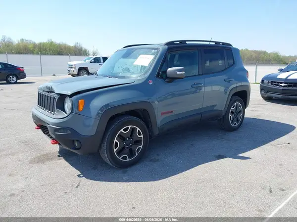 ZACCJBCB8HPE41979 2017 JEEP RENEGADE - Image 2