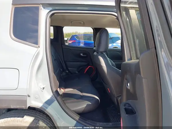 ZACCJBCB8HPE41979 2017 JEEP RENEGADE - Image 8