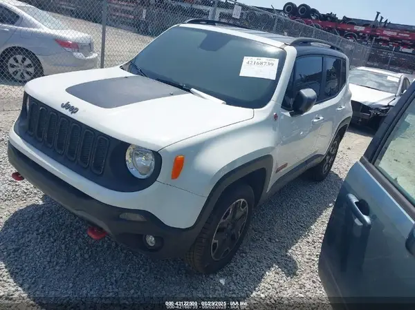 ZACCJBCB8HPE47006 2017 JEEP RENEGADE - Image 2