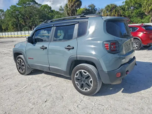 ZACCJBCB8HPE47586 2017 JEEP RENEGADE - Image 2