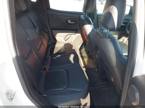 ZACCJBCB8HPE68647 2017 JEEP RENEGADE - Image 8