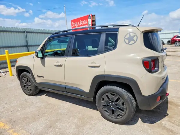 ZACCJBCB8HPE72388 2017 JEEP RENEGADE - Image 2