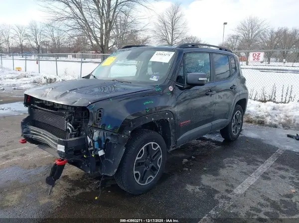 ZACCJBCB8HPF17992 2017 JEEP RENEGADE - Image 2