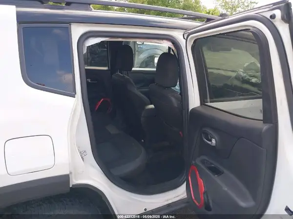 ZACCJBCB8HPF33898 2017 JEEP RENEGADE - Image 8