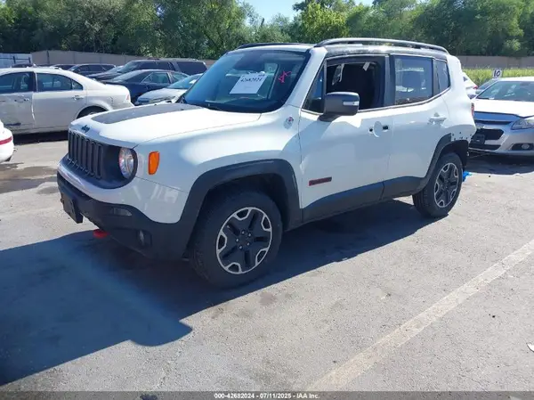 ZACCJBCB8HPF86715 2017 JEEP RENEGADE - Image 2