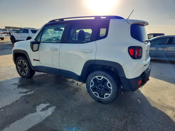 ZACCJBCB8HPF92241 2017 JEEP RENEGADE - Image 2