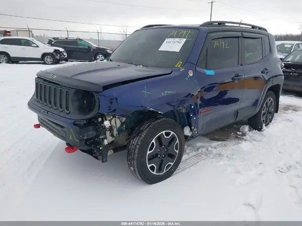 ZACCJBCB8HPG28414 2017 JEEP RENEGADE - Image 2