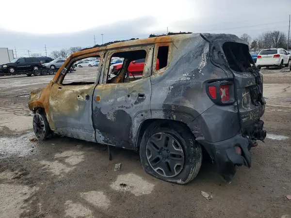 ZACCJBCB8HPG42359 2017 JEEP RENEGADE - Image 2