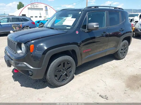 ZACCJBCB8JPG77909 2018 JEEP RENEGADE - Image 2