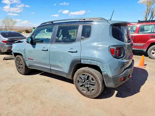 ZACCJBCB8JPG85461 2018 JEEP RENEGADE - Image 2