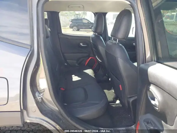ZACCJBCB8JPH41608 2018 JEEP RENEGADE - Image 8