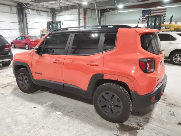 ZACCJBCB8JPH55640 2018 JEEP RENEGADE - Image 2