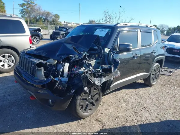 ZACCJBCB8JPH96785 2018 JEEP RENEGADE - Image 2