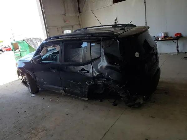 ZACCJBCB9HPE56121 2017 JEEP RENEGADE - Image 2