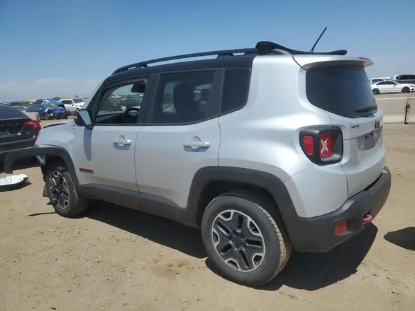 ZACCJBCB9HPE82976 2017 JEEP RENEGADE - Image 2