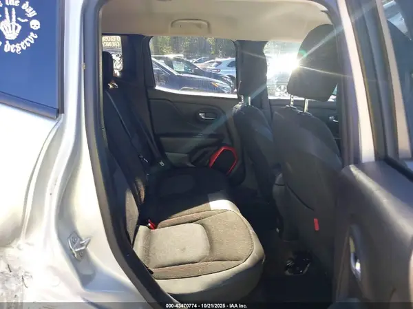 ZACCJBCB9HPE87451 2017 JEEP RENEGADE - Image 8