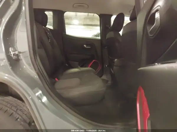 ZACCJBCB9HPE87515 2017 JEEP RENEGADE - Image 8