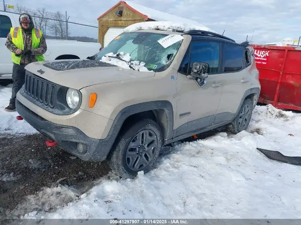 ZACCJBCB9HPF02711 2017 JEEP RENEGADE - Image 2