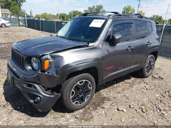 ZACCJBCB9HPG09225 2017 JEEP RENEGADE - Image 2