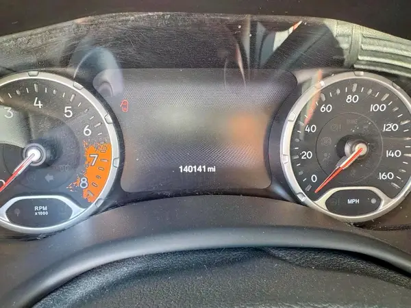 ZACCJBCB9HPG31161 2017 JEEP RENEGADE - Image 8