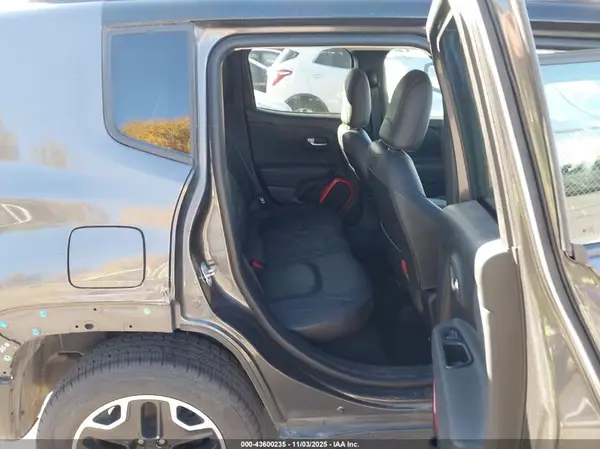 ZACCJBCB9HPG49885 2017 JEEP RENEGADE - Image 8