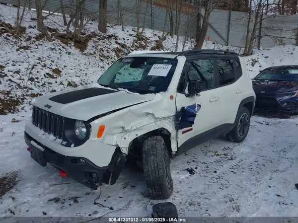 ZACCJBCB9HPG50700 2017 JEEP RENEGADE - Image 2