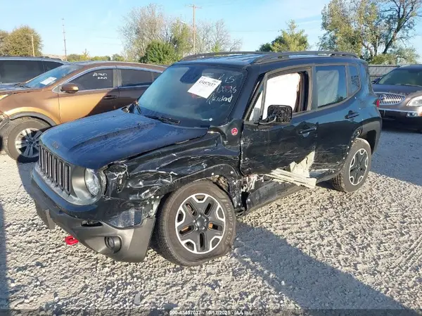 ZACCJBCB9HPG60725 2017 JEEP RENEGADE - Image 2