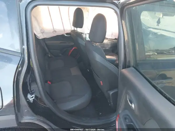 ZACCJBCB9HPG60725 2017 JEEP RENEGADE - Image 8