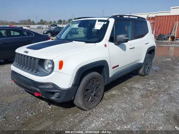 ZACCJBCB9JPG81032 2018 JEEP RENEGADE - Image 2