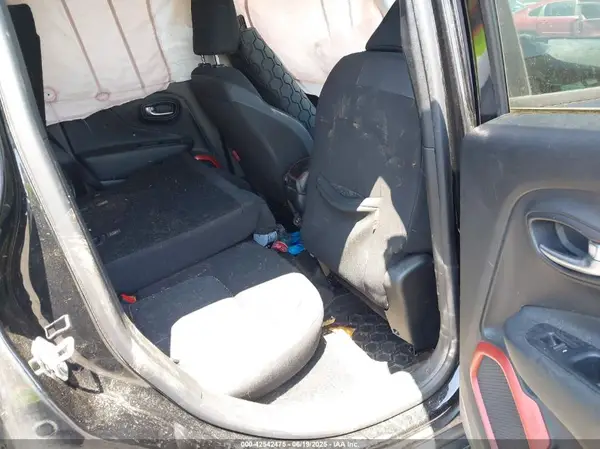 ZACCJBCB9JPG93410 2018 JEEP RENEGADE - Image 8
