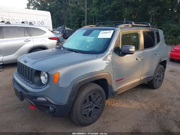 ZACCJBCB9JPH10531 2018 JEEP RENEGADE - Image 2