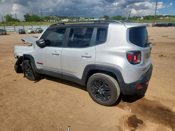 ZACCJBCB9JPH15552 2018 JEEP RENEGADE - Image 2