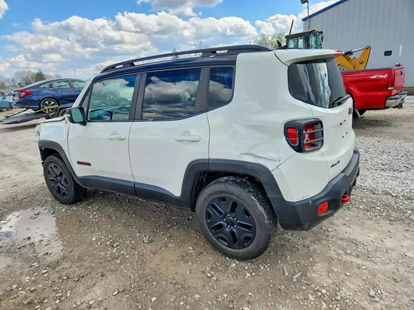 ZACCJBCB9JPH26759 2018 JEEP RENEGADE - Image 2