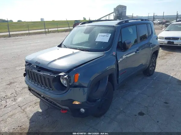 ZACCJBCB9JPH94107 2018 JEEP RENEGADE - Image 2