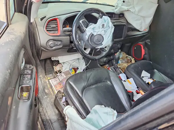 ZACCJBCB9JPH98383 2018 JEEP RENEGADE - Image 8
