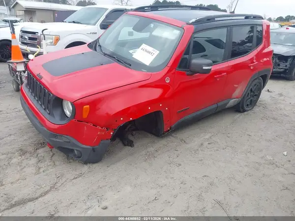 ZACCJBCB9JPH99730 2018 JEEP RENEGADE - Image 2