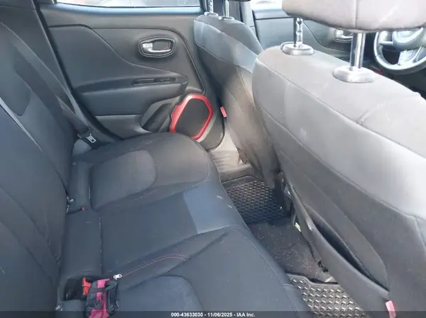 ZACCJBCB9JPJ01002 2018 JEEP RENEGADE - Image 8