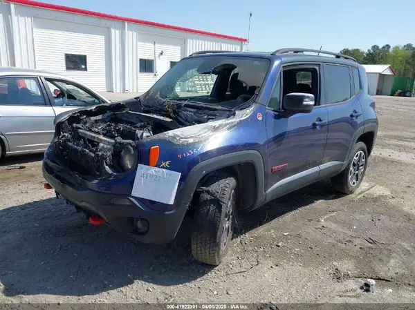 ZACCJBCBXHPE70318 2017 JEEP RENEGADE - Image 2