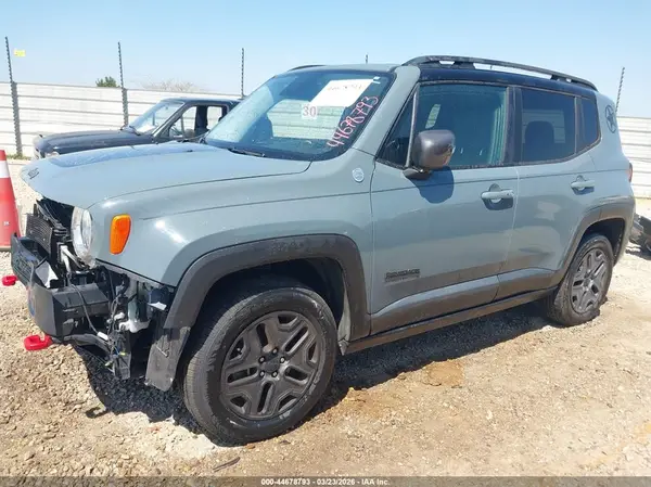 ZACCJBCBXHPE82629 2017 JEEP RENEGADE - Image 2