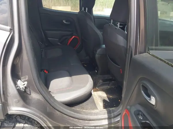 ZACCJBCBXHPE91606 2017 JEEP RENEGADE - Image 8