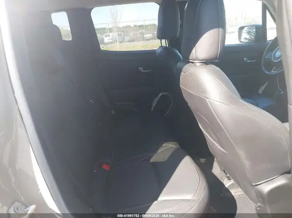 ZACCJBCBXHPF23583 2017 JEEP RENEGADE - Image 8