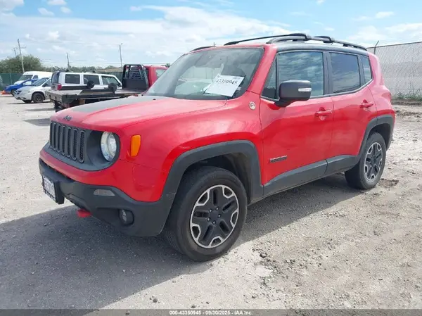 ZACCJBCBXHPG28138 2017 JEEP RENEGADE - Image 2