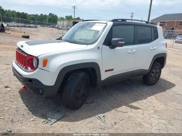 ZACCJBCBXJPG75045 2018 JEEP RENEGADE - Image 2