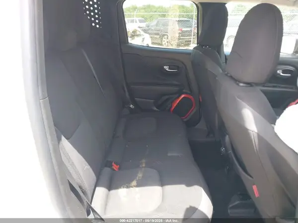 ZACCJBCBXJPG75045 2018 JEEP RENEGADE - Image 8