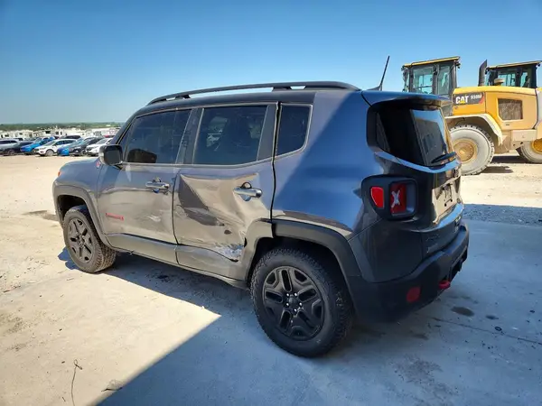 ZACCJBCBXJPH13700 2018 JEEP RENEGADE - Image 2
