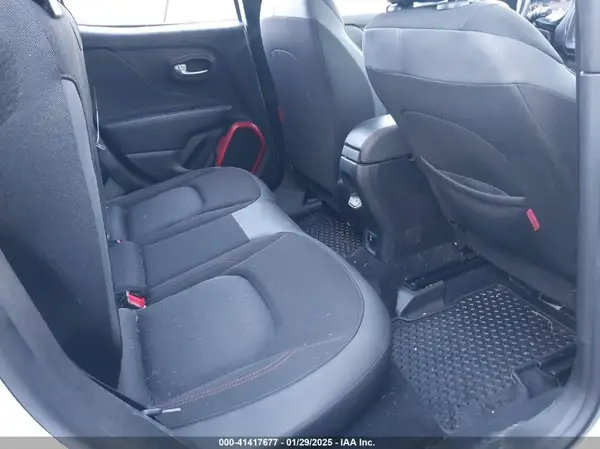 ZACCJBCBXJPH18007 2018 JEEP RENEGADE - Image 8